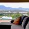The MBM - Modern 4BR Home, Spacious, Views, Ideal for Groups