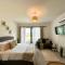 The Olive Beachfront Apartment & Spa