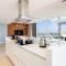 Livbnb - Alluring 3BR Plus Maids with Sea & Ain Dubai View