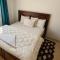 2BR Townhouse,Bath, TV, Backyard (1038)