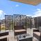 Stylish 2-Bed Townhouse with Balcony