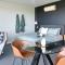 The Nest Luxury Stay Couples Accommodation w Private bath tub on the deck, sky views, disability suitable
