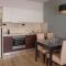 Escala Hotel & Suites