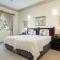 Miramar 3 - FAMILY ONLY Max 4 adults and 4 children