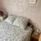Studio White Chateau met parking en zonnig balkon