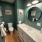Prime Location! Renovated House! 6 Bed4 Bath