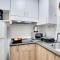 Atlantis Apartments 50m From Makenzy Seafront