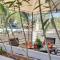 Atlantis Apartments 50m From Makenzy Seafront