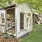Quinees Charming Mountain Cottage