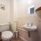 Homely 3 Bed Bungalow, Sleeps 6, In A Stunning Location In Cornwall Ref 85067P