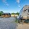 Fishing Ponds, Trails & River Access: Jay Studio!