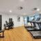 Luxurious 2 Bed Apartment with Pool, Sauna and Gym