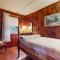 Rustic Rockport Cottage