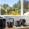 Sebastopol Farmhouse on 3 acres, fiber, kid friendly