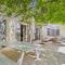 Superbe Maison Climatisée avec Piscine au Cœur de Maussane - Proche Commerces et Activités! - FR-1-599-83