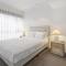 Chic Inner-City Stay with Balcony Views