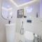Dubai Marina Apartment Sleeps 4 with Balcony