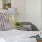 Dolphin Beach H106