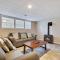The Nest at Pinecrest by AvantStay Spacious Deck Game Room Fire Pit