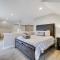 The Nest at Pinecrest by AvantStay Spacious Deck Game Room Fire Pit