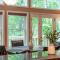 Bear Trail Chalet by AvantStay Retreat w Outdoor Living Deck Fire Pit