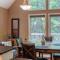 Bear Trail Chalet by AvantStay Retreat w Outdoor Living Deck Fire Pit