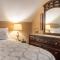 Bear Trail Chalet by AvantStay Retreat w Outdoor Living Deck Fire Pit
