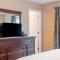 Bear Trail Chalet by AvantStay Retreat w Outdoor Living Deck Fire Pit