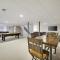 The Nest at Pinecrest by AvantStay Spacious Deck Game Room Fire Pit