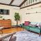 The Four Seasonal by AvantStay Hot Tub Spacious Deck Fire Pit