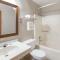 Super 8 by Wyndham Iowa City/Coralville