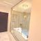 WATERFRONT 3BR APT W/FREE PARKIN WiFi NETFLIX POOL