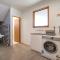 Bayview Cottage - Serene Escape between Beach & Bay