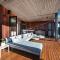 Blairgowrie Bay Villa - Luxe Pool and Beachfront