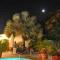 Palmitas Hostel with tropical garden & pool
