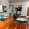 Moderne helle Ferienwohnung 1-6 Pers - Chasa32 in Guarda