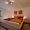 Moderne helle Ferienwohnung 1-6 Pers - Chasa32 in Guarda