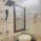 Royal Living Hotel & Suites