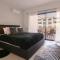 Queens Garden Residence by Staycom