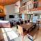 W5 AIR CONDITIONED Mount Washington Place townhouse with fireplace air hockey free and fast wifi