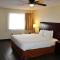 Days Inn & Suites by Wyndham Marshall