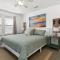 Spacious Surfside House One Minute to Beach