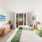 Infinite View with Balcony and Resort, Pool, Gym