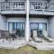 Gorgeous Lake View Deluxe Condo at The Shores