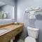 Quality Inn & Suites Manhattan