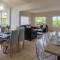 4 Bedrooms modern Condo at walking distance from Eagle beach