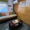 Casa 2 ambientes con jardín y garage