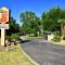 Super 8 by Wyndham Visalia