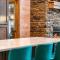 Honeysuckle Chalet - Luxe Mountain Chalet - Hot Tub, Wi-Fi, Pool Table, Party Deck, Fire Pit - 15 mins to Blue Ridge!