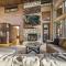 Honeysuckle Chalet - Luxe Mountain Chalet - Hot Tub, Wi-Fi, Pool Table, Party Deck, Fire Pit - 15 mins to Blue Ridge!